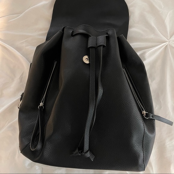 Zara Basic Collection Backpack - Picture 3 of 5